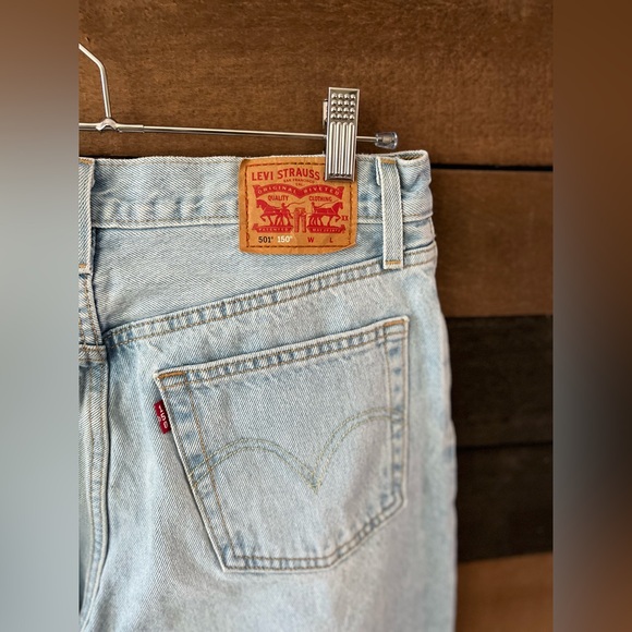 Levi’s 501® 150th Anniversary Light Wash Jeans – Floral Patched Knee – W28 L30 - Picture 8 of 15